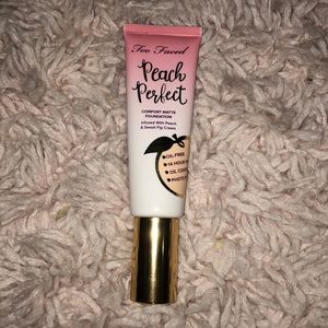 Peach Perfect Foundation Snow